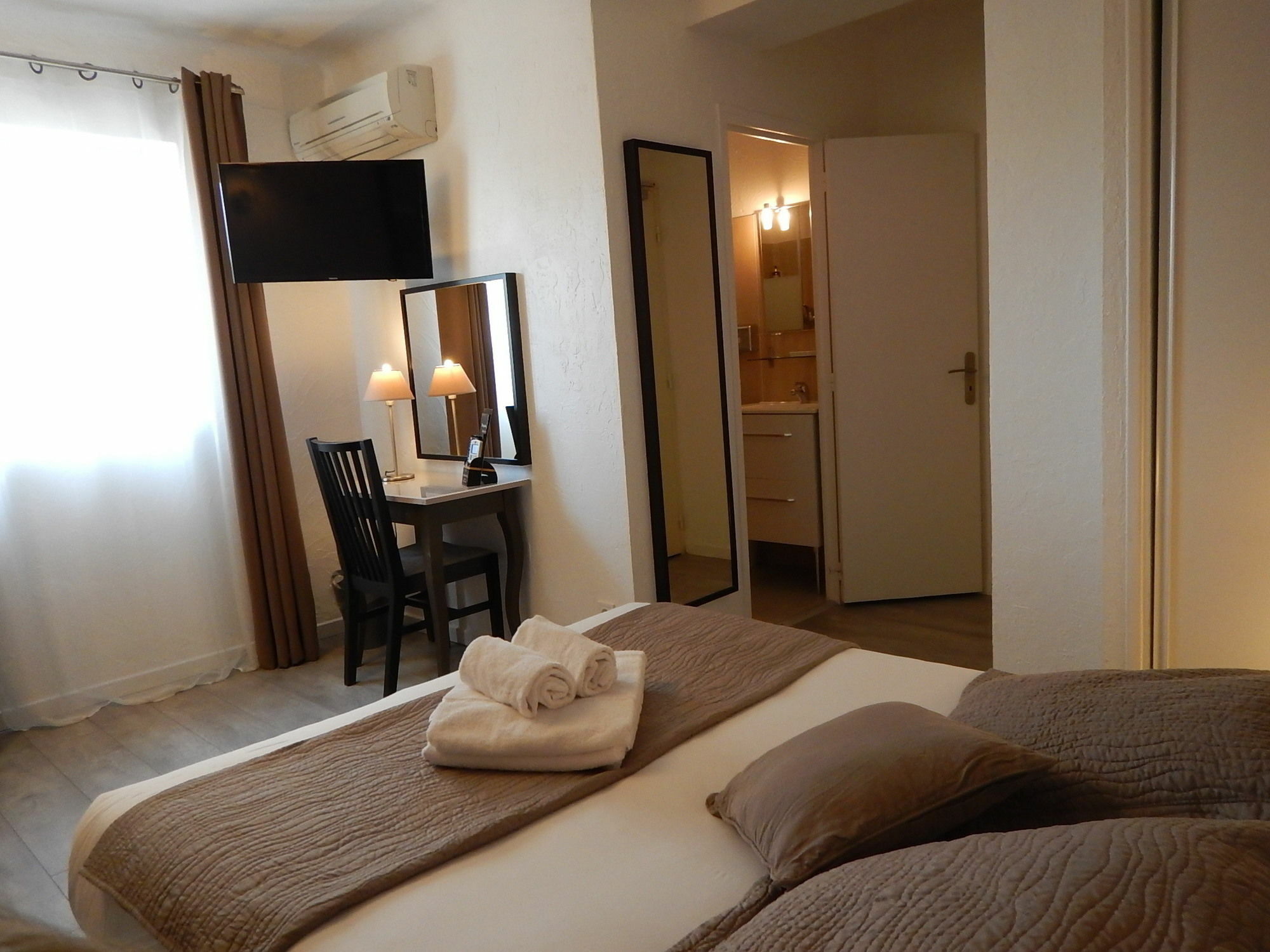 Hotel Miramar- Cap D'Antibes - La Garoupe Plage Dış mekan fotoğraf